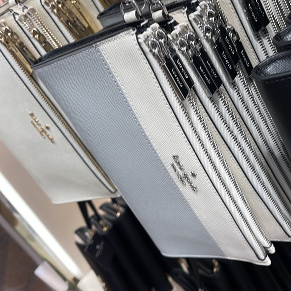 Kate Spade Madison Double Zip Wristlet Wallet Phone Case 
Platinum Grey Mult
NWT - Picture 6 of 16